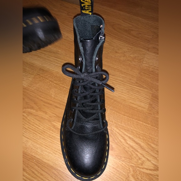 'Jadon' Boot
DR. MARTENS - Picture 14 of 16